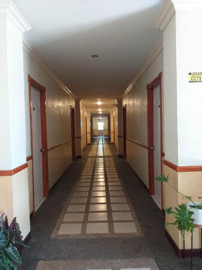 Mactan Airport Hilltop Hotel Мактан Экстерьер фото